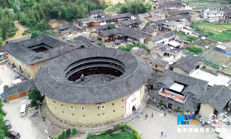 福建南靖：土楼申遗成功十年 景区村民“鼓了腰包”