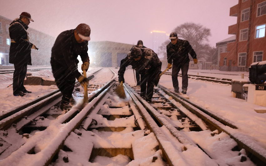 瀋陽鐵路全力應對入冬以來最強雨雪天氣