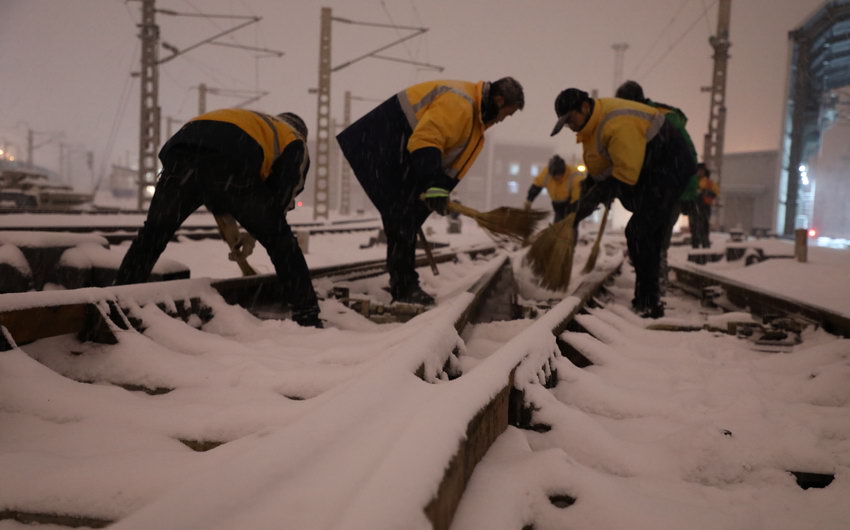 沈阳铁路全力应对入冬以来最强雨雪天气