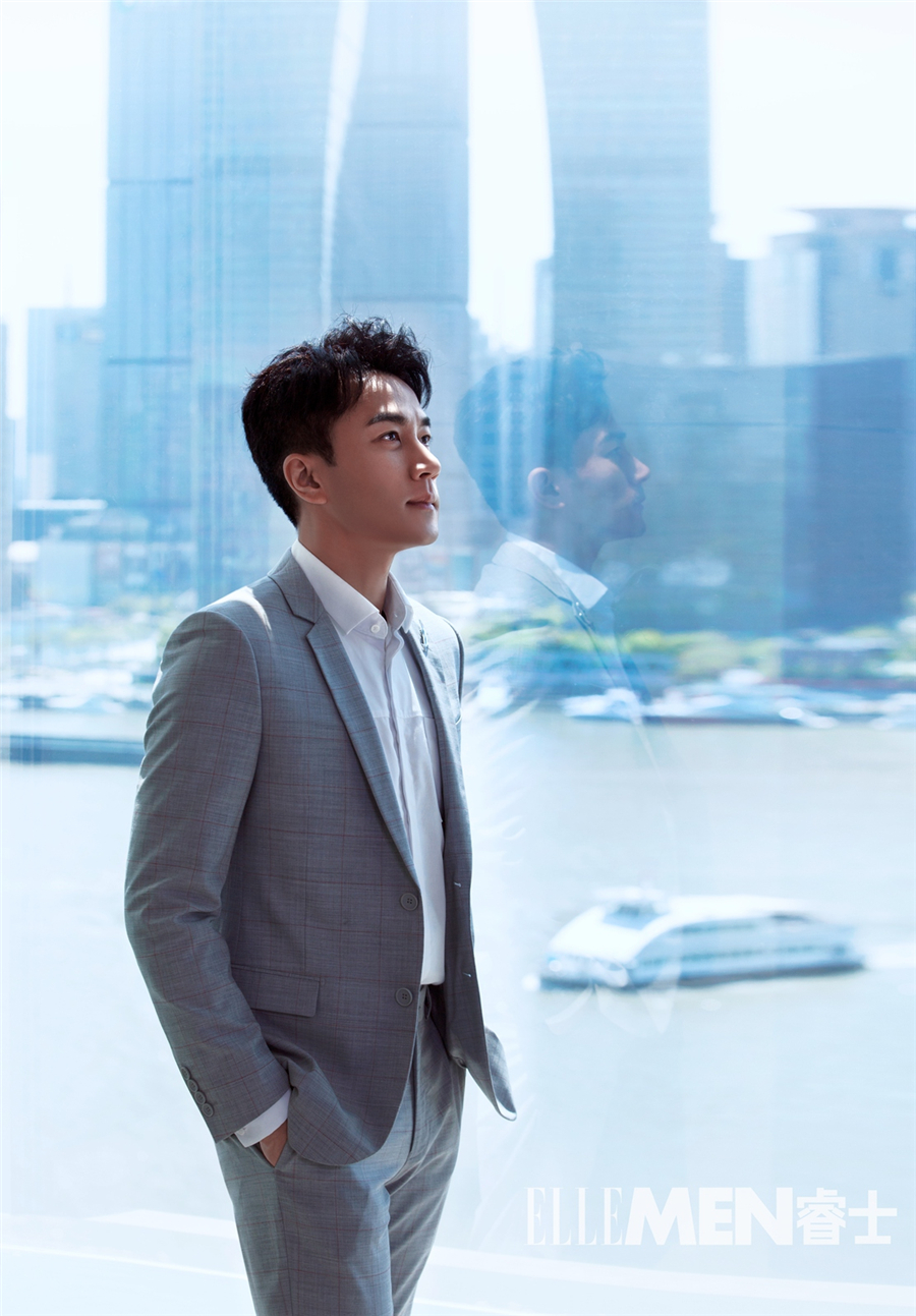 刘恺威时尚大片曝光惬意从容笑似骄阳