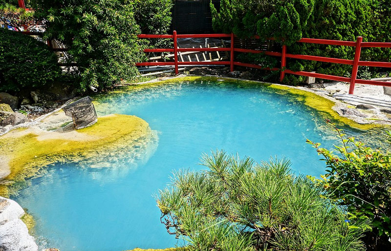 日本九州地壳运动造就三千多温泉组图