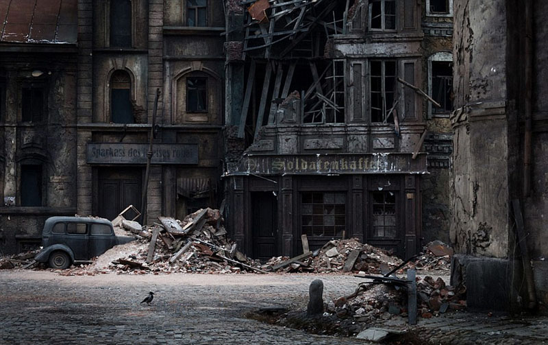 俄电影制片厂真实还原遭二战破坏小镇(组图)