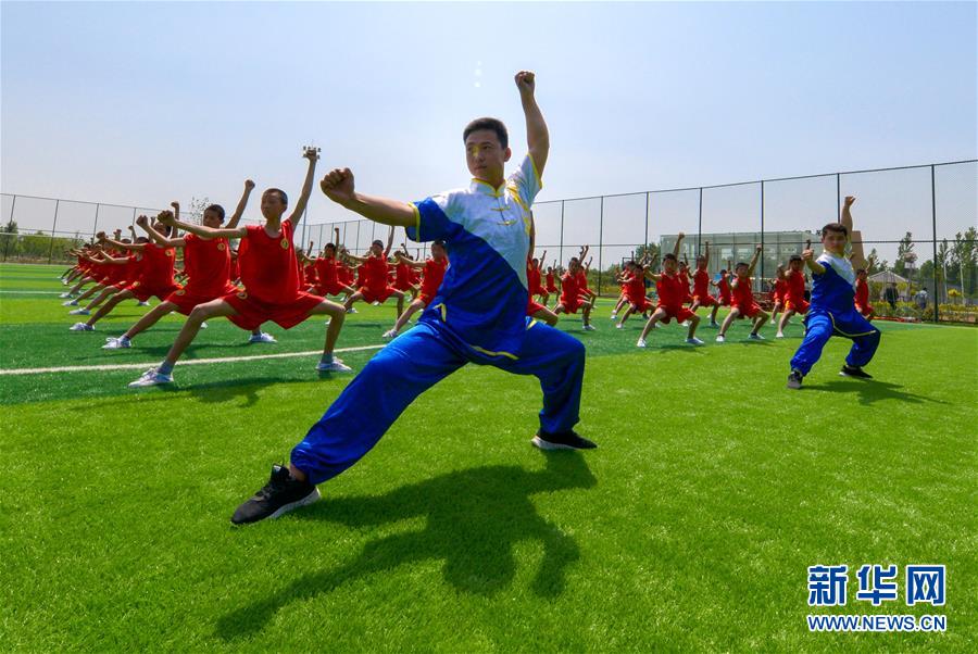 河北邯郸：梅花拳“武”动校园