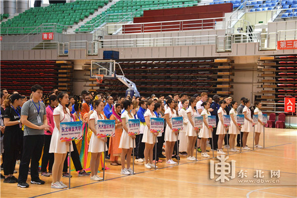 “洋學生”遇見中國文化 121名各國留學生冰城拼體育比才藝