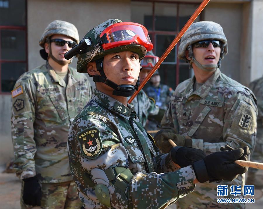 中美两军举行人道主义救援减灾联合实兵演练