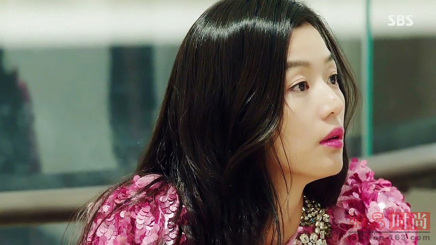 全智贤新剧穿万元连衣裙美炸 收视超高(图) - 国际在线移动版