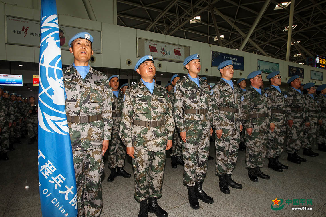 我国第六批赴马里维和部队出征 我国第六批赴马里维和部队出征