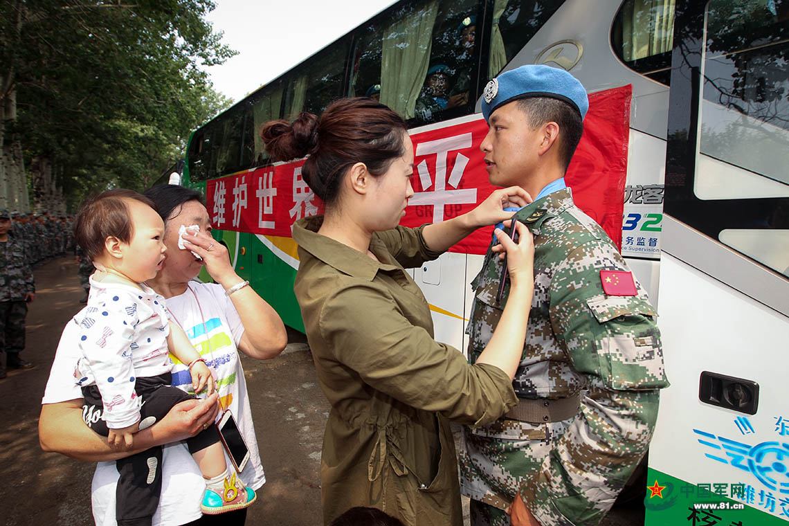 我国第六批赴马里维和部队出征 我国第六批赴马里维和部队出征