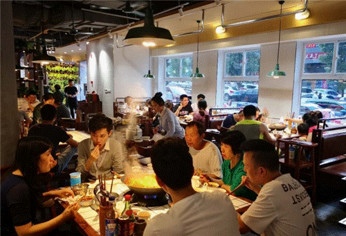 渝味晓宇东原店开业人气火爆 不愧是正宗重庆火锅代表