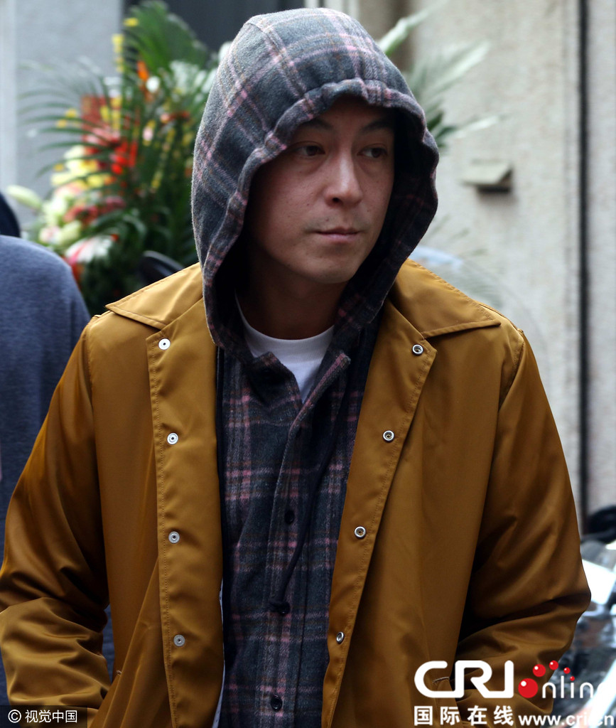 陈冠希上海出席活动 尽显老态撞脸"本山叔"