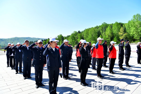 “中国最美红松”在雪乡揭牌 夏季旅游产品清凉上线