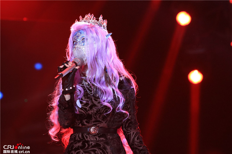 蒙面歌者魅力开嗓 百变风格演绎完美(图)