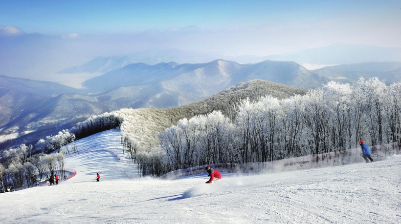 江城新雪季 引来八方客
