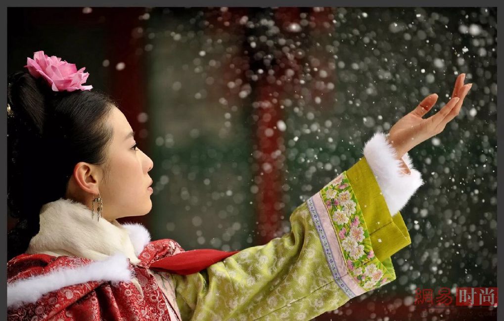 听说北京下雪了,论与雪景最搭的女星真是非刘诗诗不可了,刘诗诗清冷