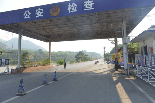 努力打造便民服务执勤卡点 细致入微服务获赞誉