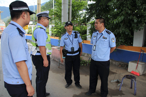 努力打造便民服务执勤卡点 细致入微服务获赞誉