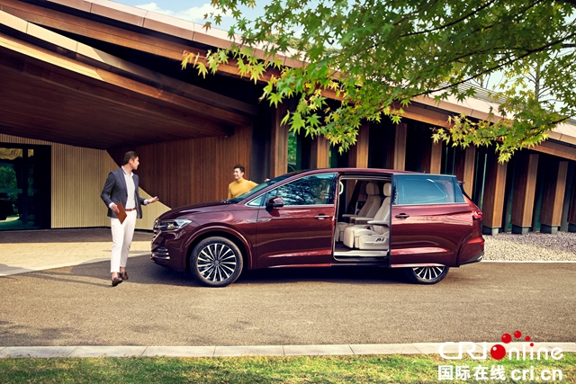 汽车频道【供稿】【焦点轮播图】【广州车展焦点图】VILORAN全球首秀 上汽大众大众品牌携明星阵容闪耀广州车展