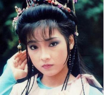 她和张曼玉齐名是无线五美，也是周星驰的伯乐_娱乐_腾讯网