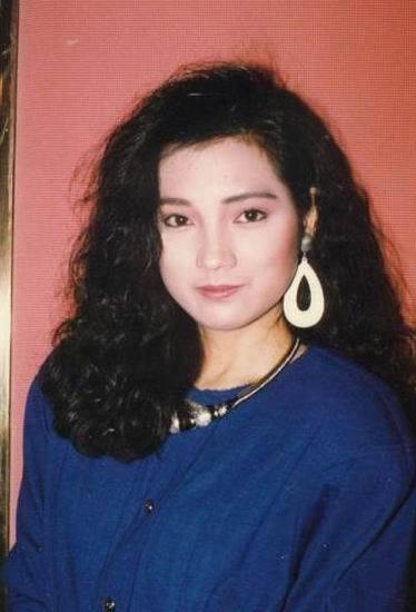 她和张曼玉齐名是无线五美，也是周星驰的伯乐_娱乐_腾讯网