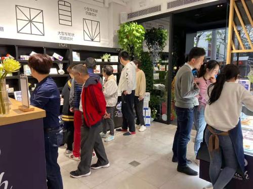 肯迪雅在上海举办甜品快闪店 法国冠军甜品师空降坐镇