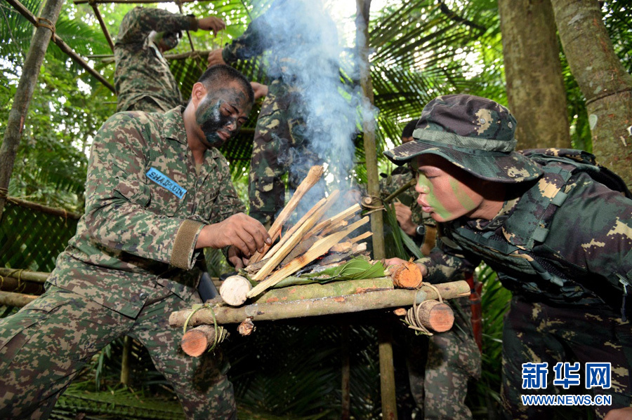“和平友誼-2016”中馬聯演進行混編演練 “和平友誼-2016”中馬聯演進行混編演練