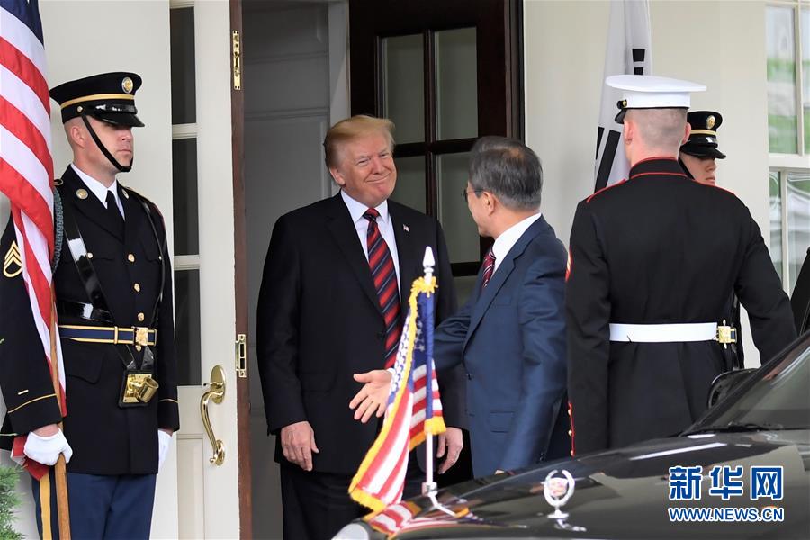 美国总统特朗普在白宫会见韩国总统文在寅