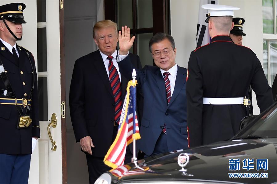 美国总统特朗普在白宫会见韩国总统文在寅