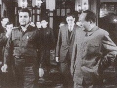 卡斯特罗与中国情谊深厚 曾送毛泽东刻名字的手枪