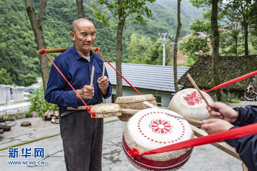 吳開學與他的頂塘鼓