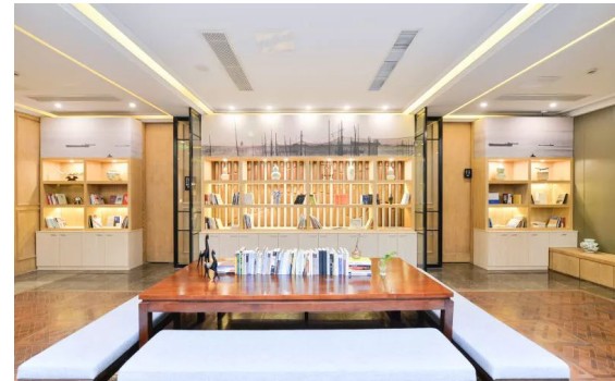 酒店开到了城楼里！亚朵这回玩大了！