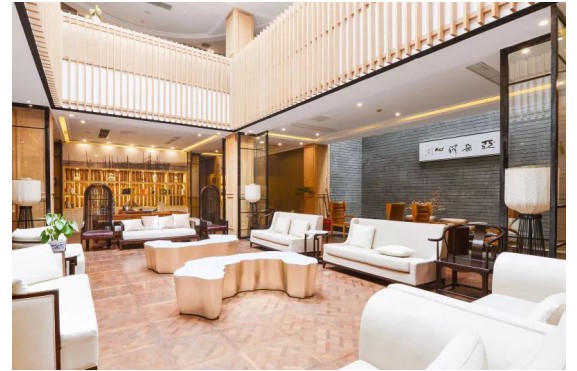 酒店开到了城楼里！亚朵这回玩大了！