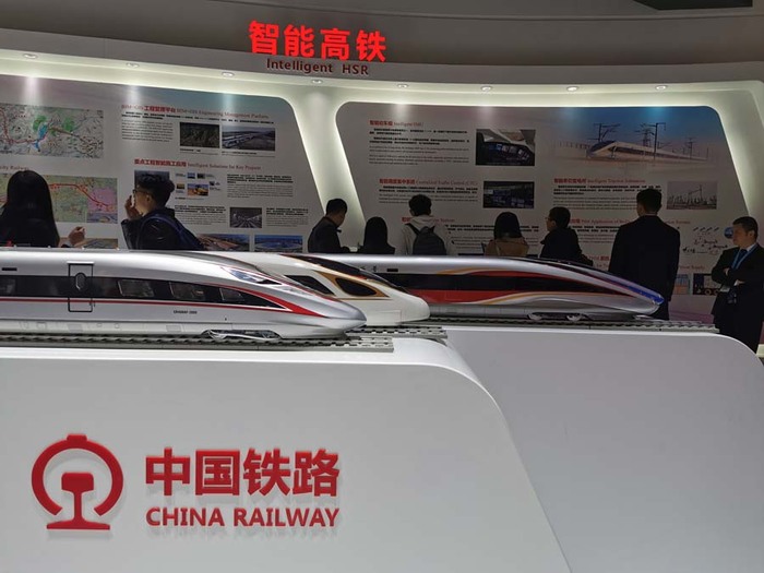 图片默认标题_fororder_“复兴号”家族在展会上亮相