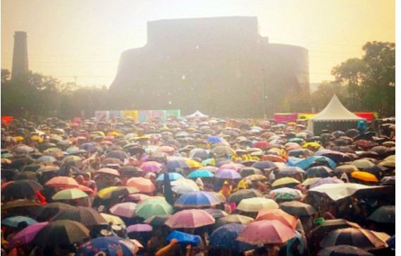 这场淋透成都的暴雨音乐节，艾比森占了C位！