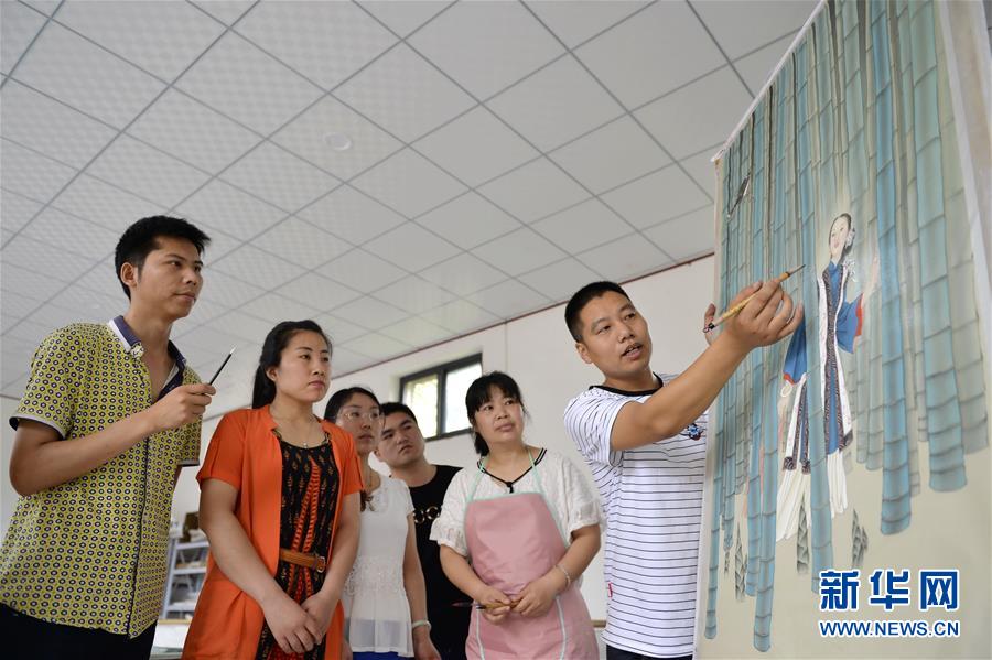 河北宁晋:工笔画绘就致富路 河北宁晋:工笔画绘就致富路