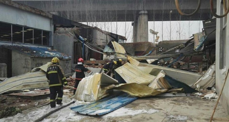 济南一厂房爆炸起火波及京沪高铁 部分列车晚点或停运(组图)