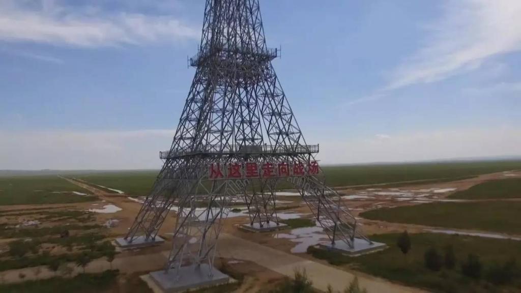 今年9月初,陆军200多名旅以上指挥员齐聚朱日和,将校指挥员随参演部队