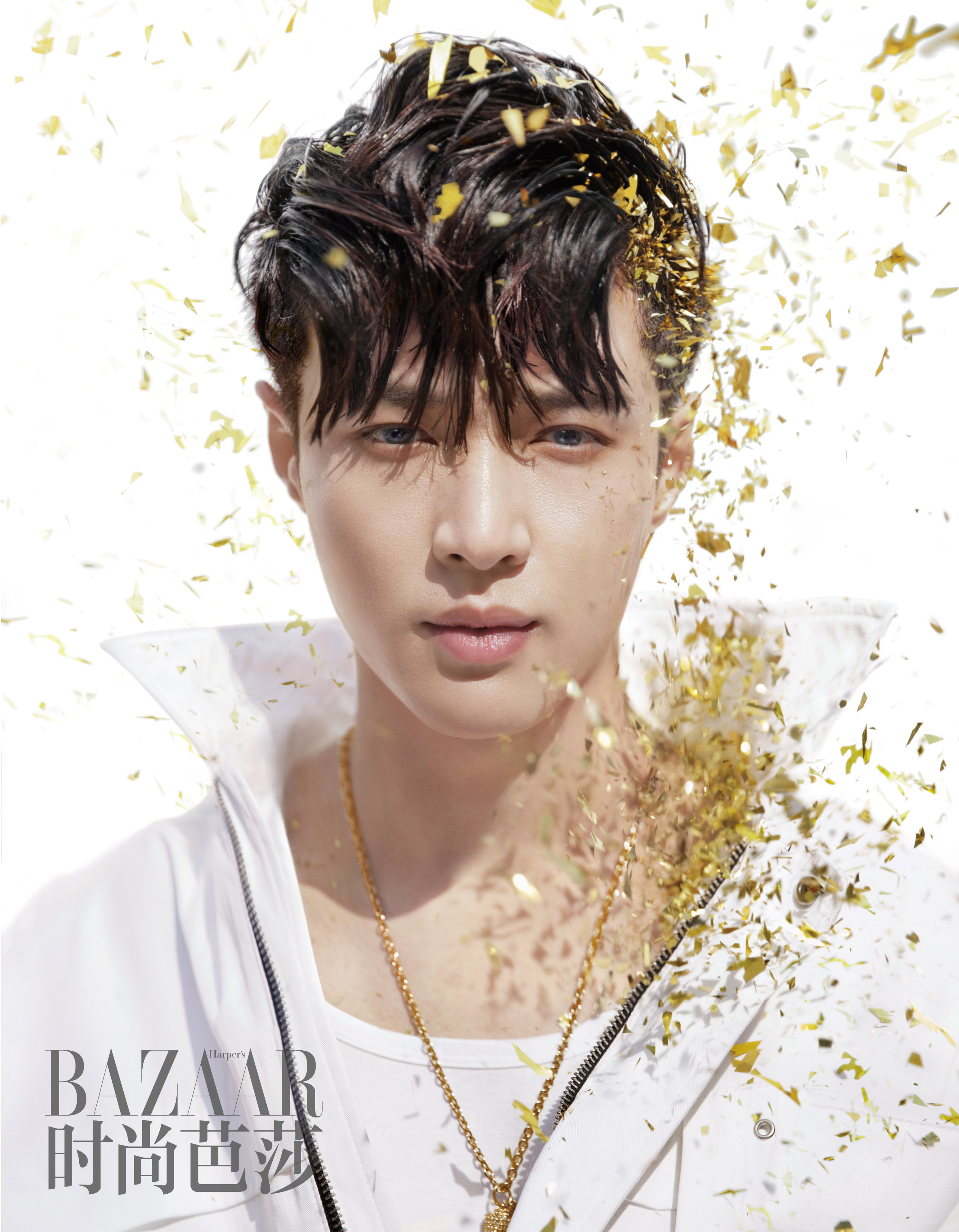 张艺兴《时尚芭莎》封面硬朗野性 眼神桀骜别样质感