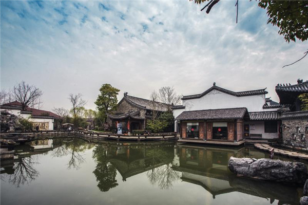 سفر ستارگان فضایمجازی خارجی در چین سال 2018 مناظر عالی باغ لیو یوان