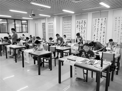 【焦点图】南宁市青秀区举行青少年爱国主义书画比赛