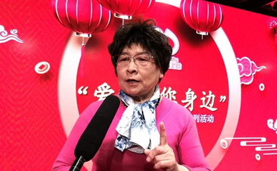 著名广播节目"金话筒"主持人,上海市"诚信公益大使"蔚兰接受媒体采访