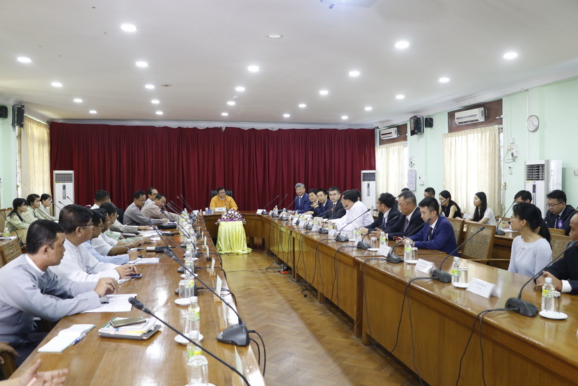 Thủ hiến tỉnh Ayeyarwady Mi-an-ma cho biết chào mừng các doanh nghiệp Trung Quốc đến đầu tư với chính sách ưu đãi nhất_fororder_3 缅甸伊洛瓦底省投资推介会在勃生举行