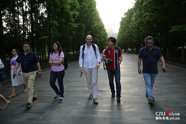 Kinë: Nis veprimtaria "Lumi Jance me energji të re --- Personalitetet e huaja shikojnë Wuhan-in"