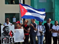 古巴民众送别卡斯特罗 高喊"我们都是菲德尔！"