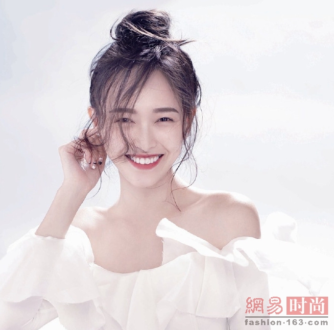 辣眼睛！倪妮唐嫣頭髮亂成這樣拍大片 美嗎