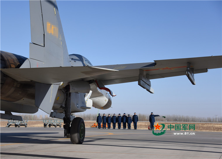 西部战区空军航空兵昼夜对抗(组图)