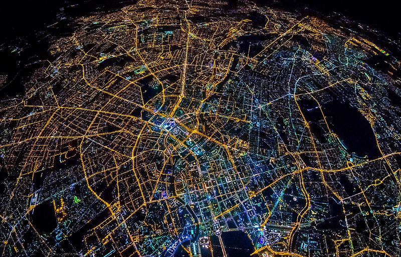 摄影师航拍十大城市夜景 灯火绚烂