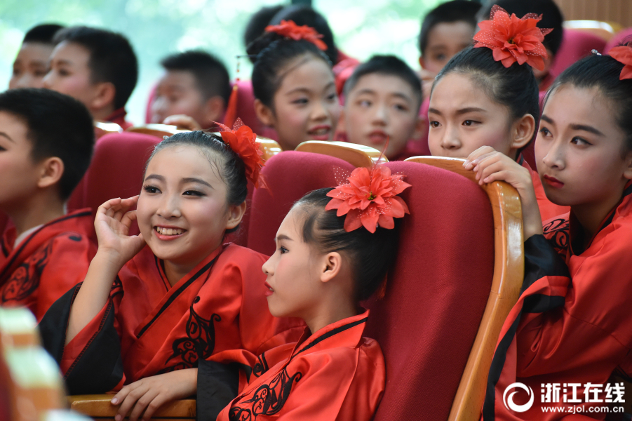 杭州：班班有歌聲 唱響新時代