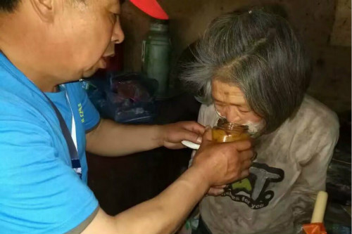 扬铭开启“心本灿烂·为爱起行”公益活动 为贫困山区送爱心