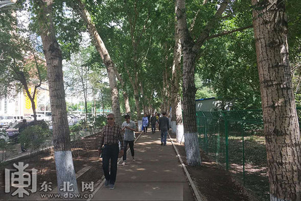 哈尔滨市开发区国际高尔夫球场建开放式湘江公园