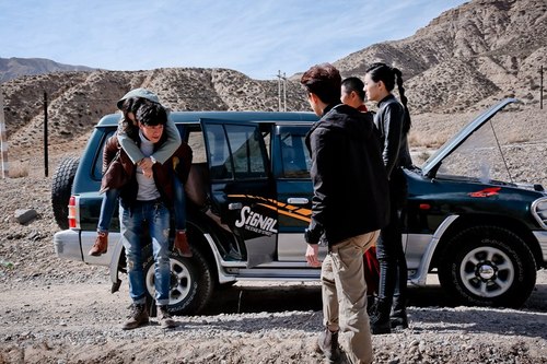 何润东《藏地密码》热播 智勇双全展语言神技能